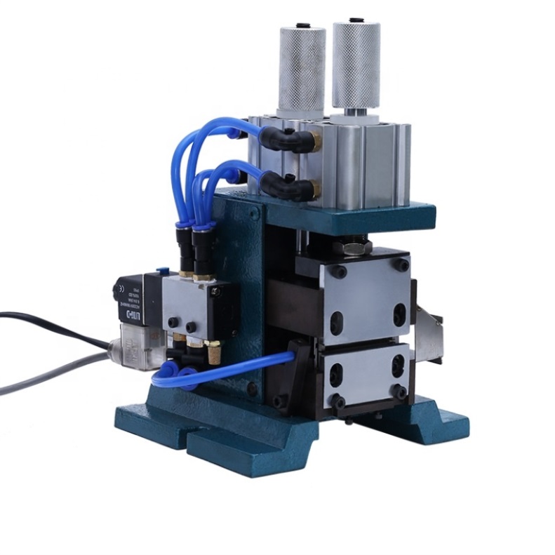 Automatic inner core stripping twisting machine