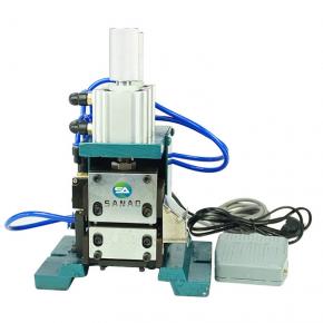 Semi-automatic pneumatic wire stripping machine